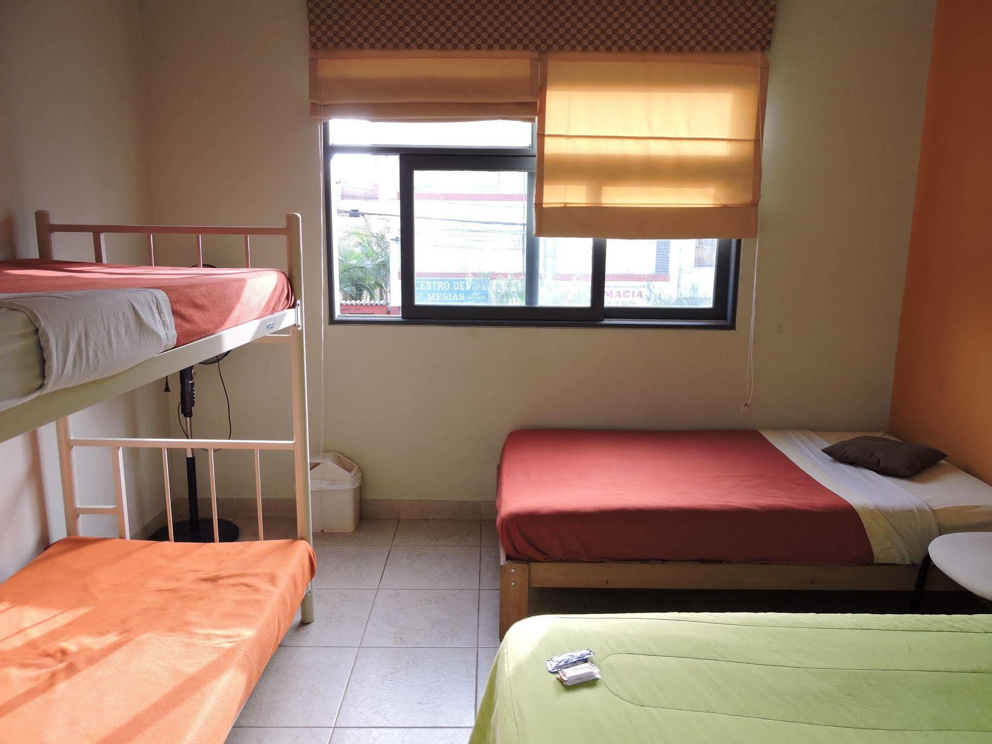 Casa Hualpa Hostel Lima Exterior photo